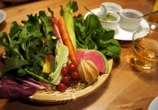 産地にもこだわった季節野菜を毎日仕入れ!