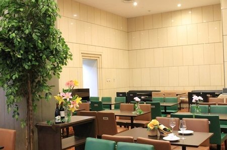 オシャレな店内で美味しい料理を・・・