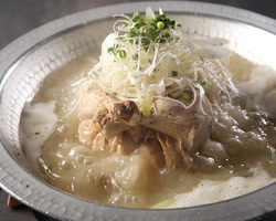 骨まで食べれる旨み溢れるスープ♪
