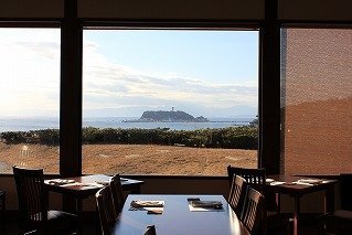 見晴らしの良い席で貴重なひと時を提供