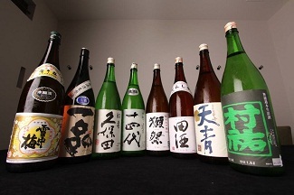 多彩なドリンクと日本酒が豊富