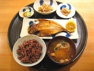 南青山 一汁三菜