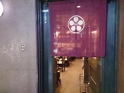 女性スタッフも活躍するお店です