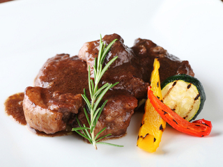お肉料理も自信あり!