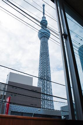 2F席からはスカイツリーが見えます☆