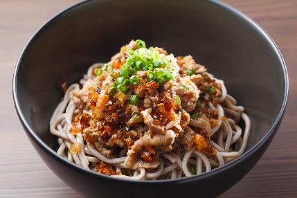 当店名物の肉そばです!!
