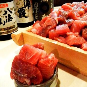 名物!マグロ盛り放題