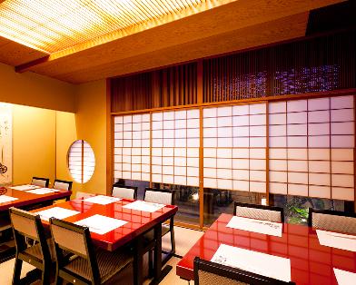 風情のある店内