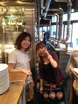看板娘!!!女性スタッフも大活躍中♪
