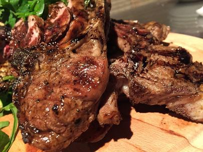 ★厨房で炭火焼き等のお肉料理も!