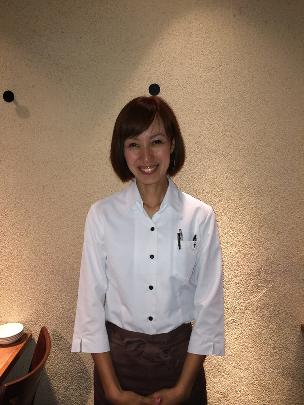 お洒落な白シャツ