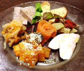 名物の前菜6種盛り合わせ