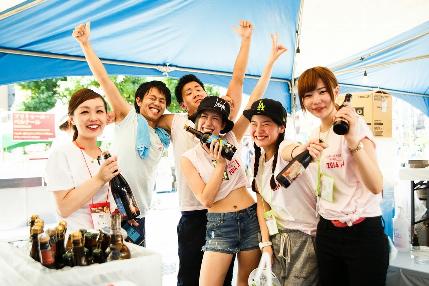 スタッフは常に明るく楽しく