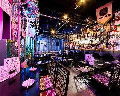 店内は異空間。おもしろ居酒屋!!
