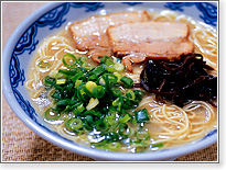 良質な豚骨スープを丁寧に炊き出したスープ