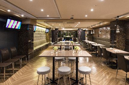 カジュアルでオシャレで居心地◎な店内