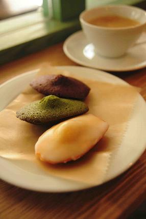 カフェでの接客も経験できます