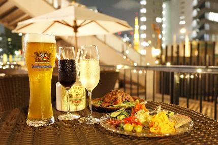 東京タワーを見ながらテラスでビール☆