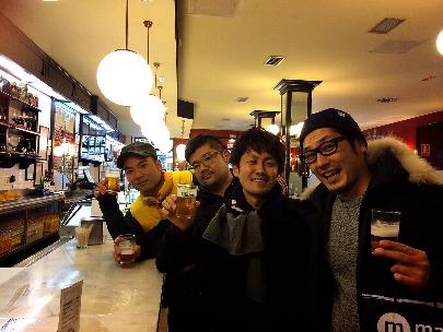 スペイン研修旅行!皆で乾杯!