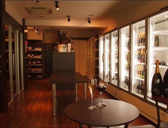 自社経営の酒屋です!設立5年目。