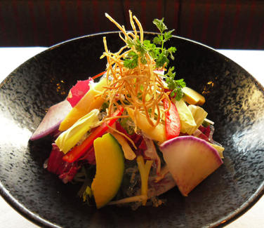 季節で変わる料理をお客様へご提供。