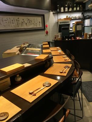 カジュアルな店内です。