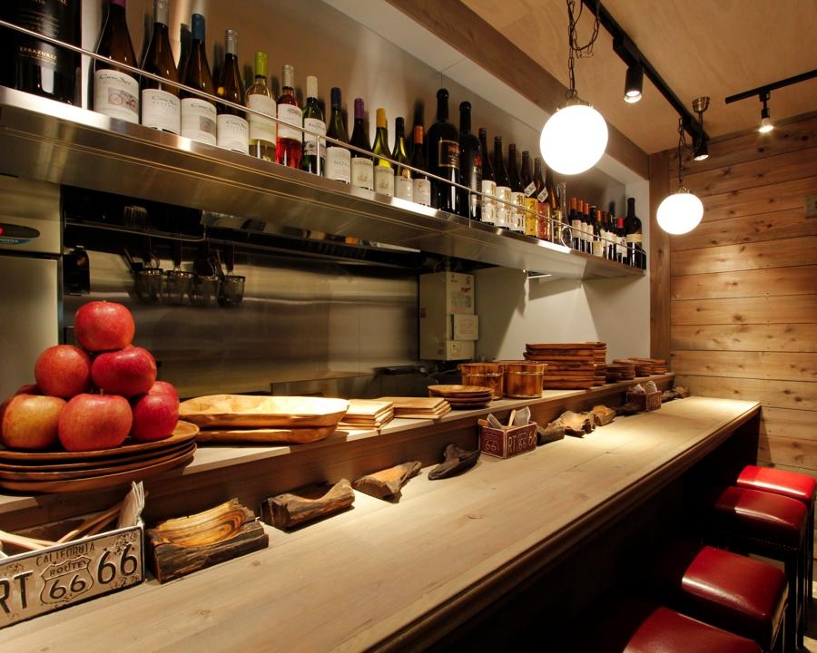 内装は小屋(SHACK)をイメージ。