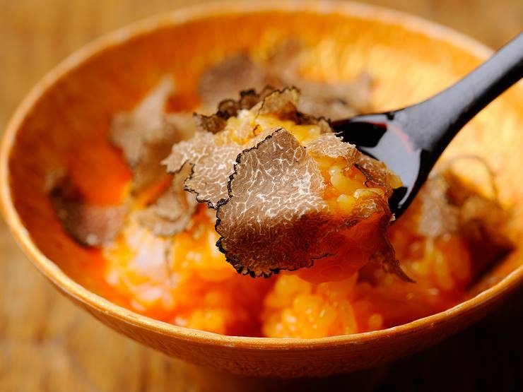 〆の一番人気!トリュフたまごかけご飯