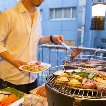 夏の売上げは人気の室内バーベキュー!