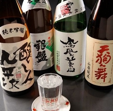 様々な種類のお酒が楽しめます。