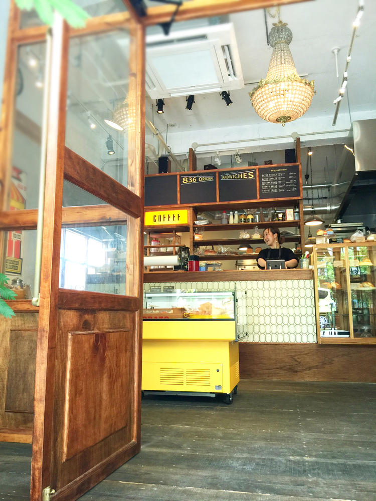 大人可愛いテイストの店内
