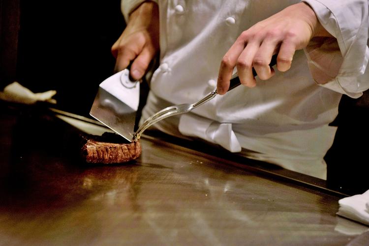 鉄板焼の技術も磨ける