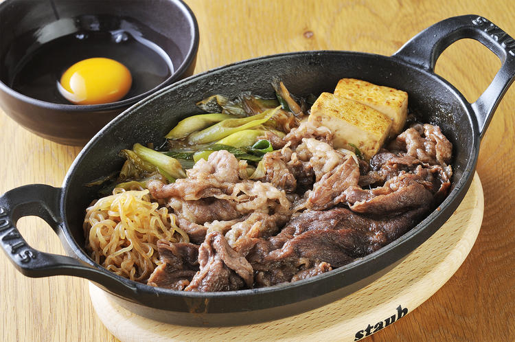 ランチタイムには『牛鍋 荒井屋』の味も
