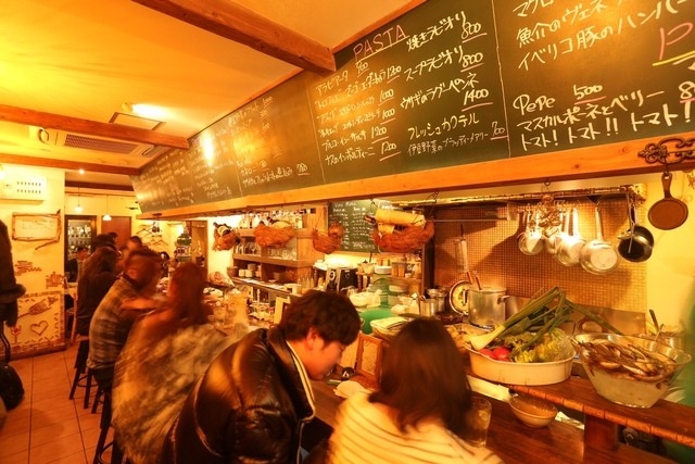 夜な夜なお客様が集まるお店9年目です☆