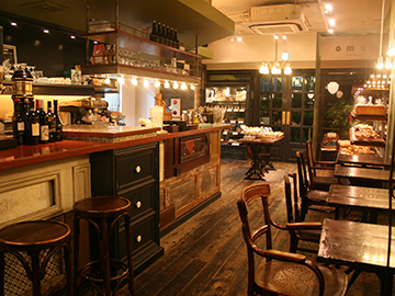 カフェ併設の武蔵小山本店