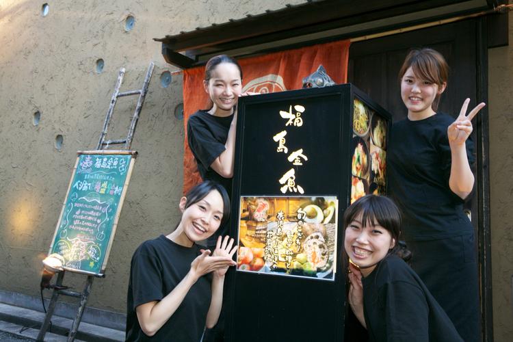 楽しいスタッフばかりの明るいお店