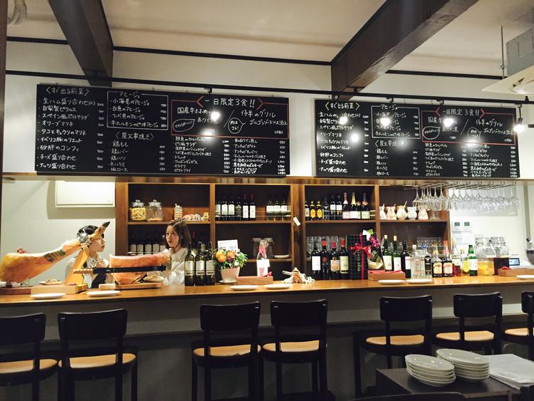 ホール全体が見渡せる店内♪