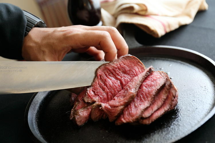 国産和牛を中心に、厳選食材を扱う