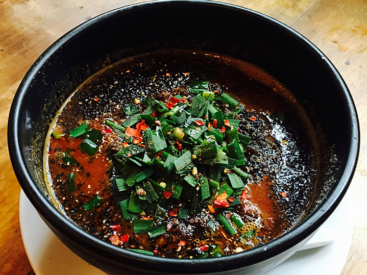 黒胡麻担担麺