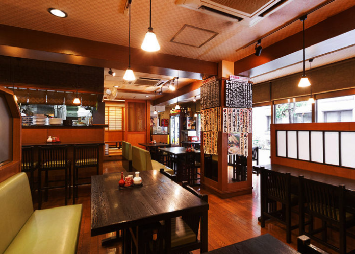 満卓で40名という手ごろな店舗!