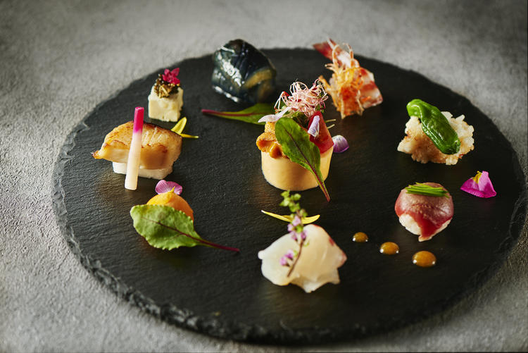 料理こそが披露宴を彩る最も大切な演出