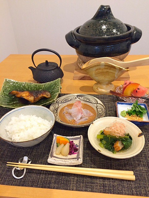 お昼の鯛茶漬け膳