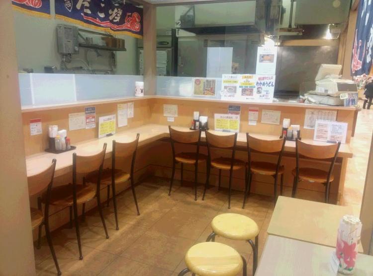 10席程度のこぢんまりとしたスペース