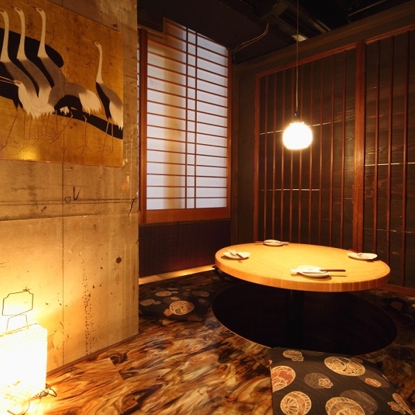 4名様用の個室「鶴の間」