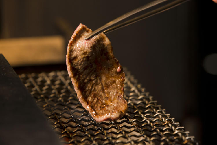 一枚一枚、焼き手が丁寧にお焼きします