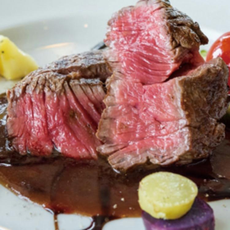お肉料理も好評★