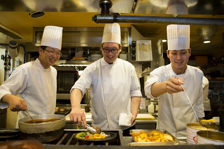 焼き、仕込み、開発、全て身につきます!