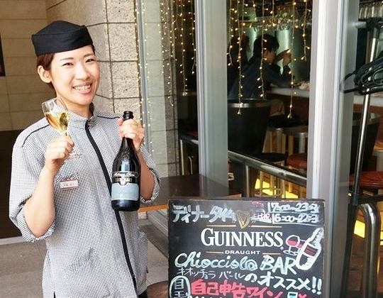 キッチン、ホールの垣根もなく温かい雰囲気
