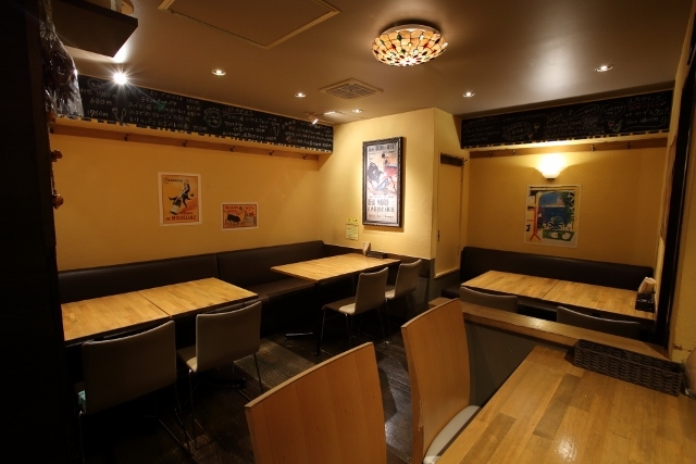店内奥のテーブル席