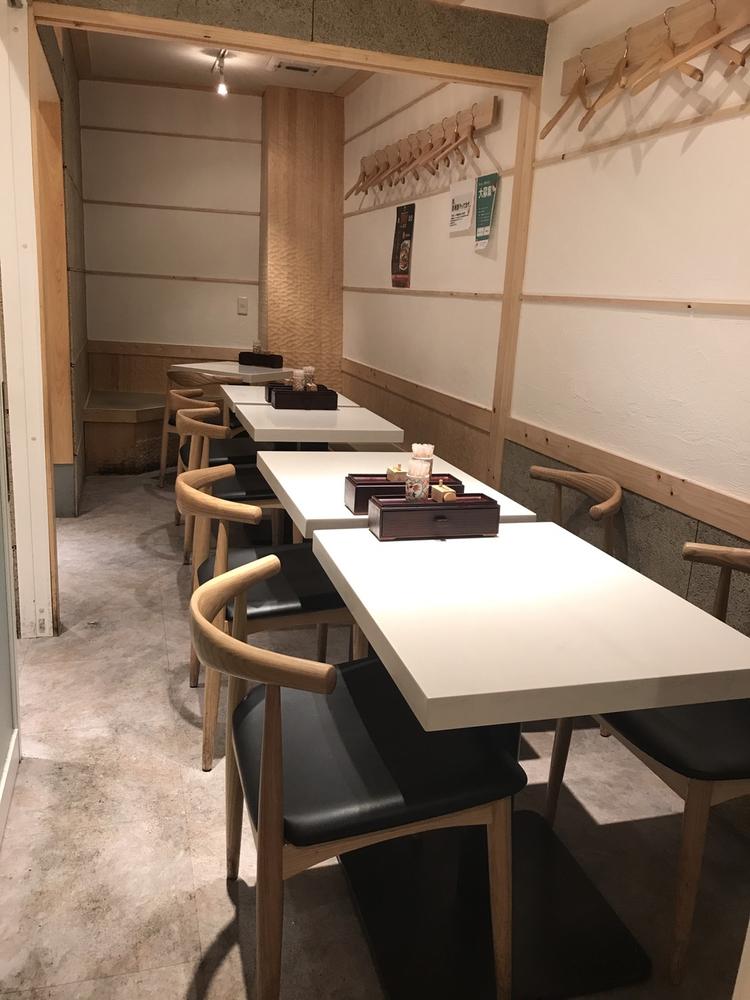 個室にもなるテーブル席